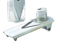 如何使用曼陀林切片蔬菜