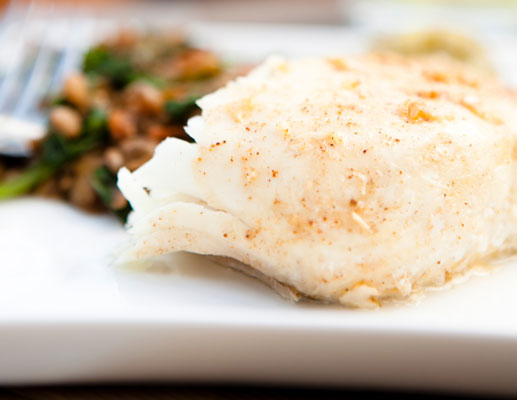 番茄鱷梨沙司大比目魚食譜